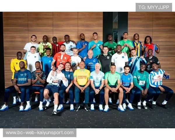 球员生日赛场同庆俱乐部携手国家队送上真挚祝福 球员生日赛场同庆俱乐部携手国家队送上真挚祝福