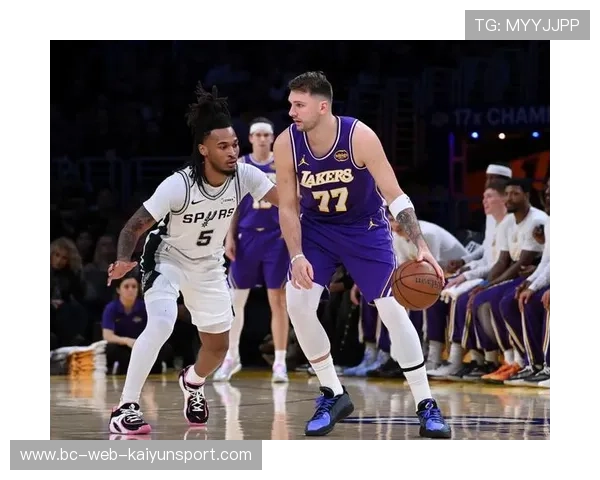 东契奇首秀三双点燃全场，湖人战胜热火迎来新希望！马刺首败雷霆继续高歌，NBA今日排名全解析