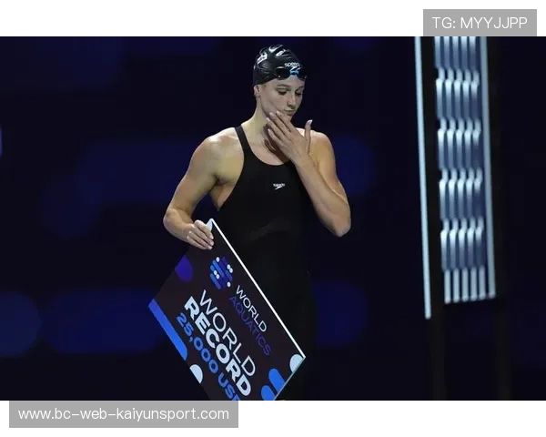 400 米自由泳再现天才少女:轻松破纪录 400 米自由泳再现天才少女:轻松破纪录